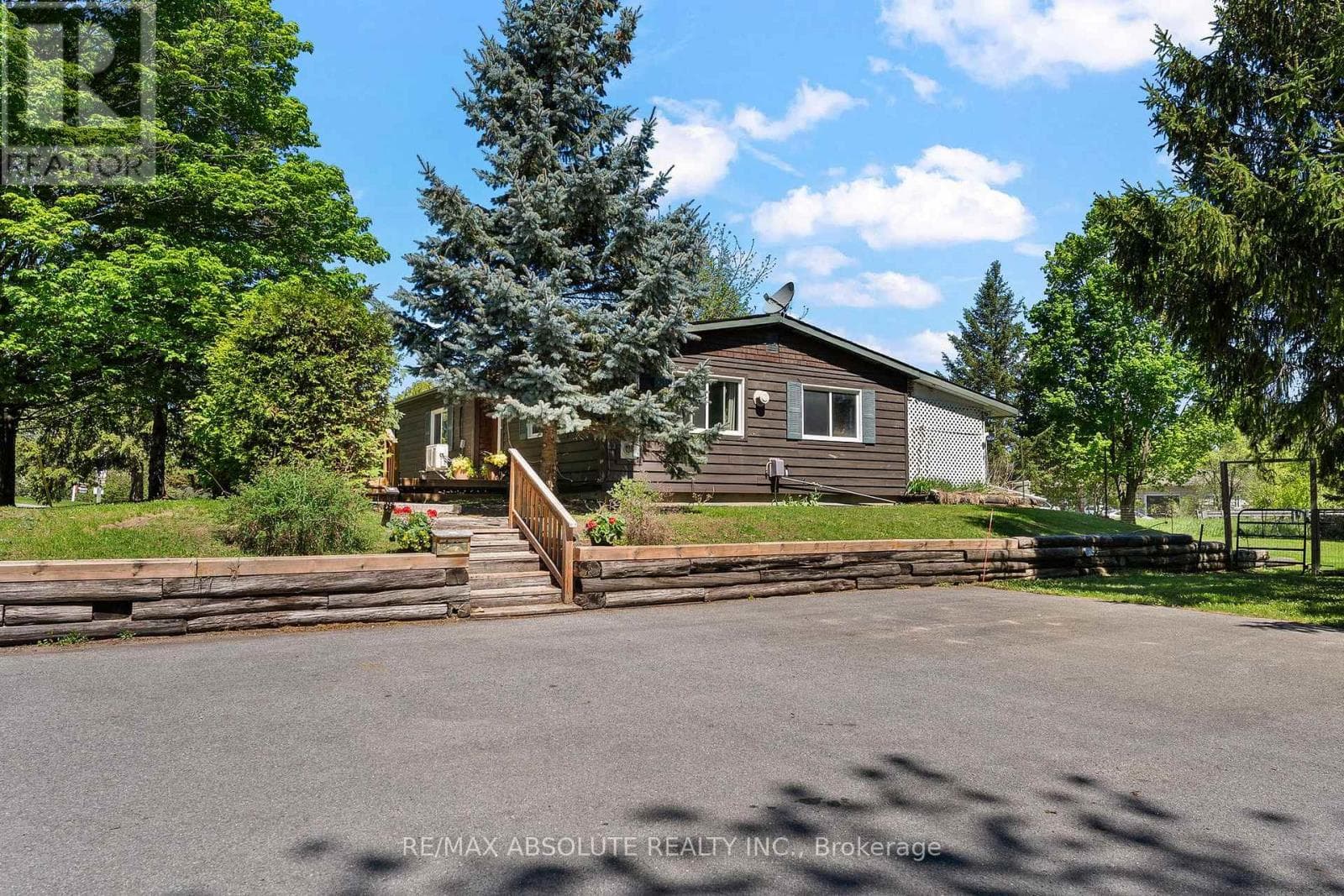 235 POOLE STREET, Ottawa — photo 2