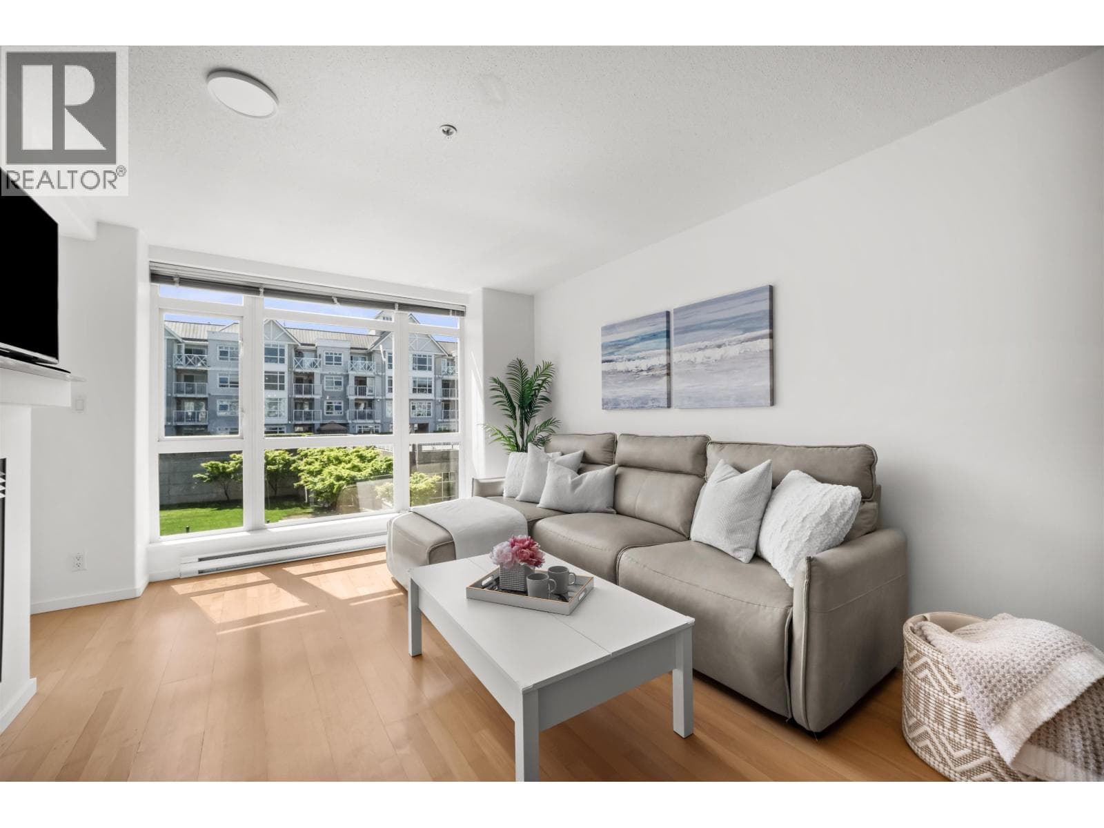 302 3142 ST JOHNS STREET in Coronation Park