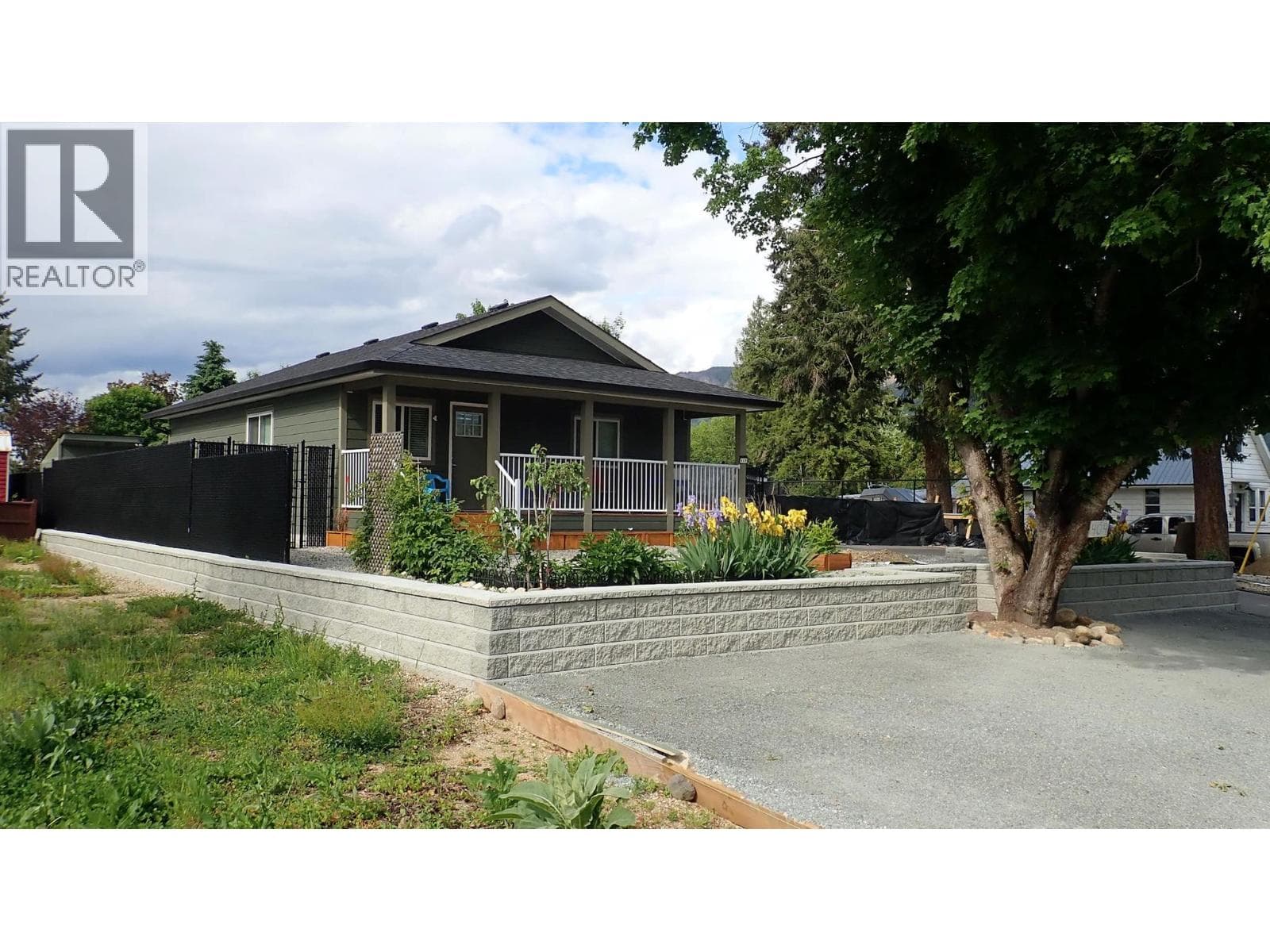 409 POLSON AVENUE, Interior REALTORS® — photo 3