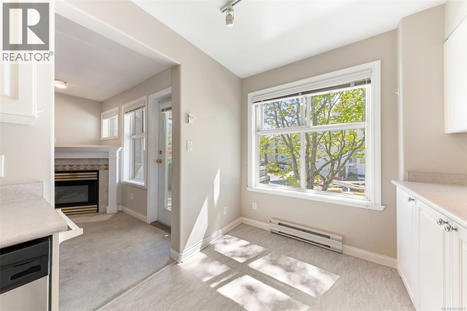 204 1580 Christmas Ave, Victoria — photo 4