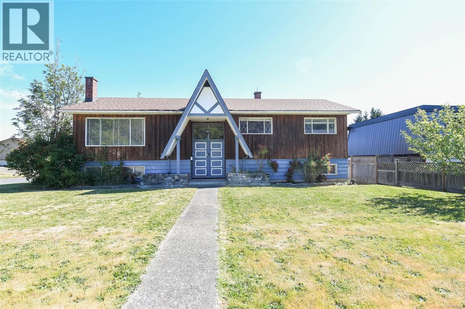 2029 CEDAR CRESCENT, Vancouver Island — photo 3