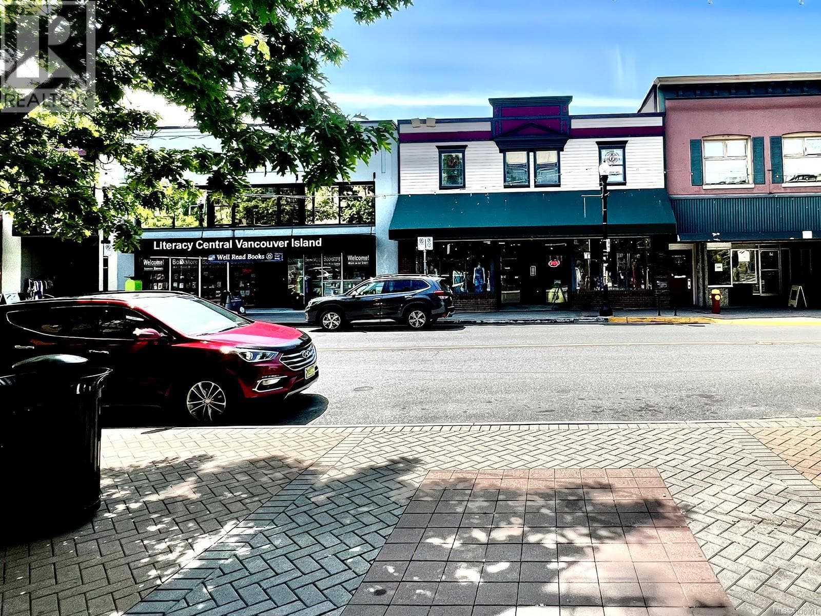 27 COMMERCIAL STREET, Vancouver Island — photo 2