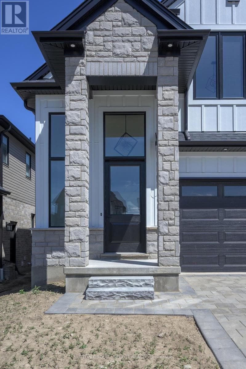 1898 FOUNTAIN GRASS DRIVE, London and St. Thomas — photo 2