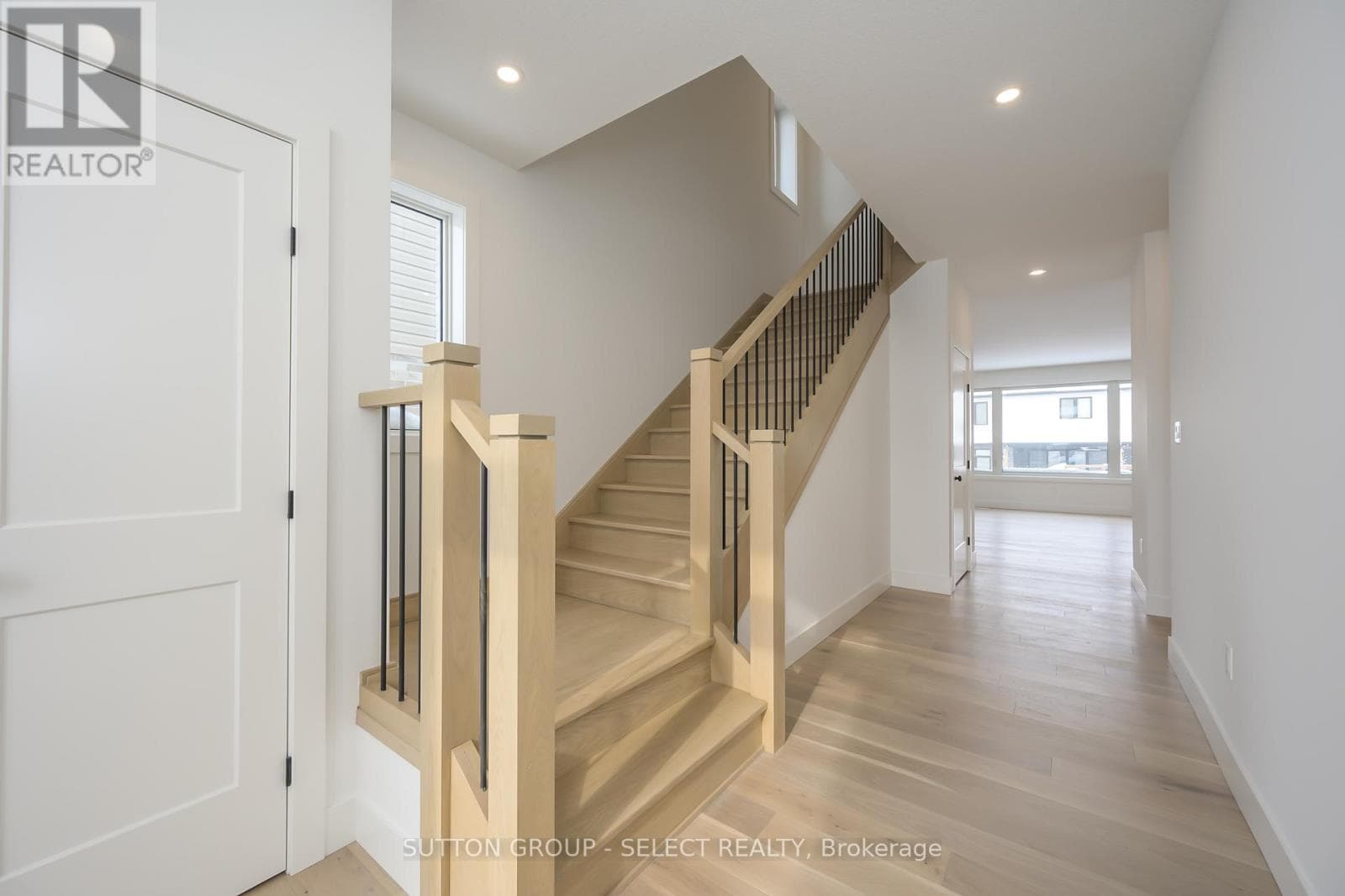 1898 FOUNTAIN GRASS DRIVE, London and St. Thomas — photo 4
