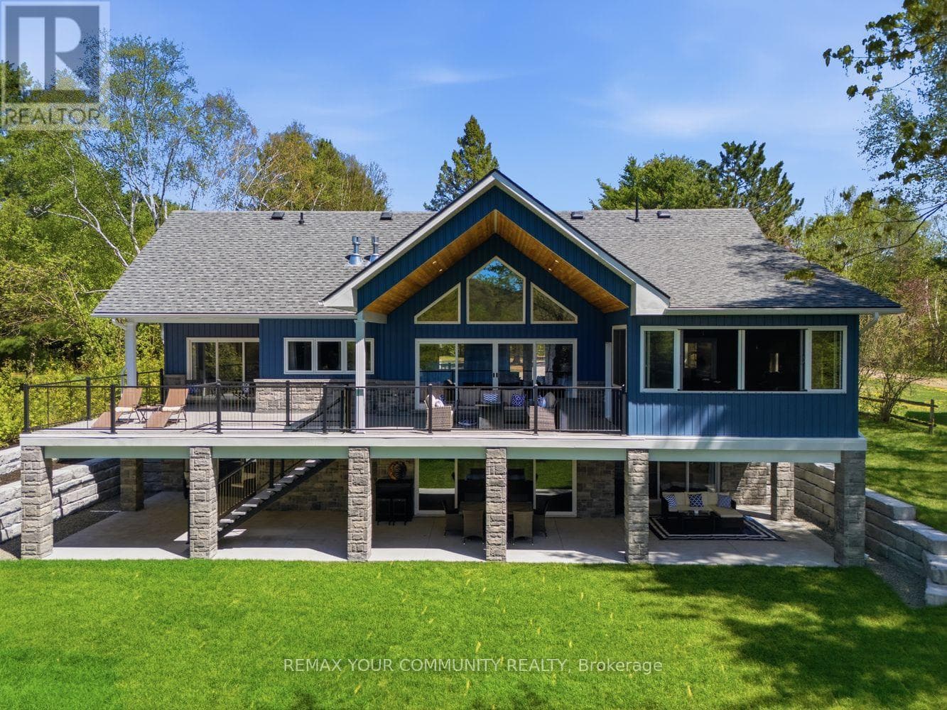 142 BENTLEY LAKE LOOP in 
