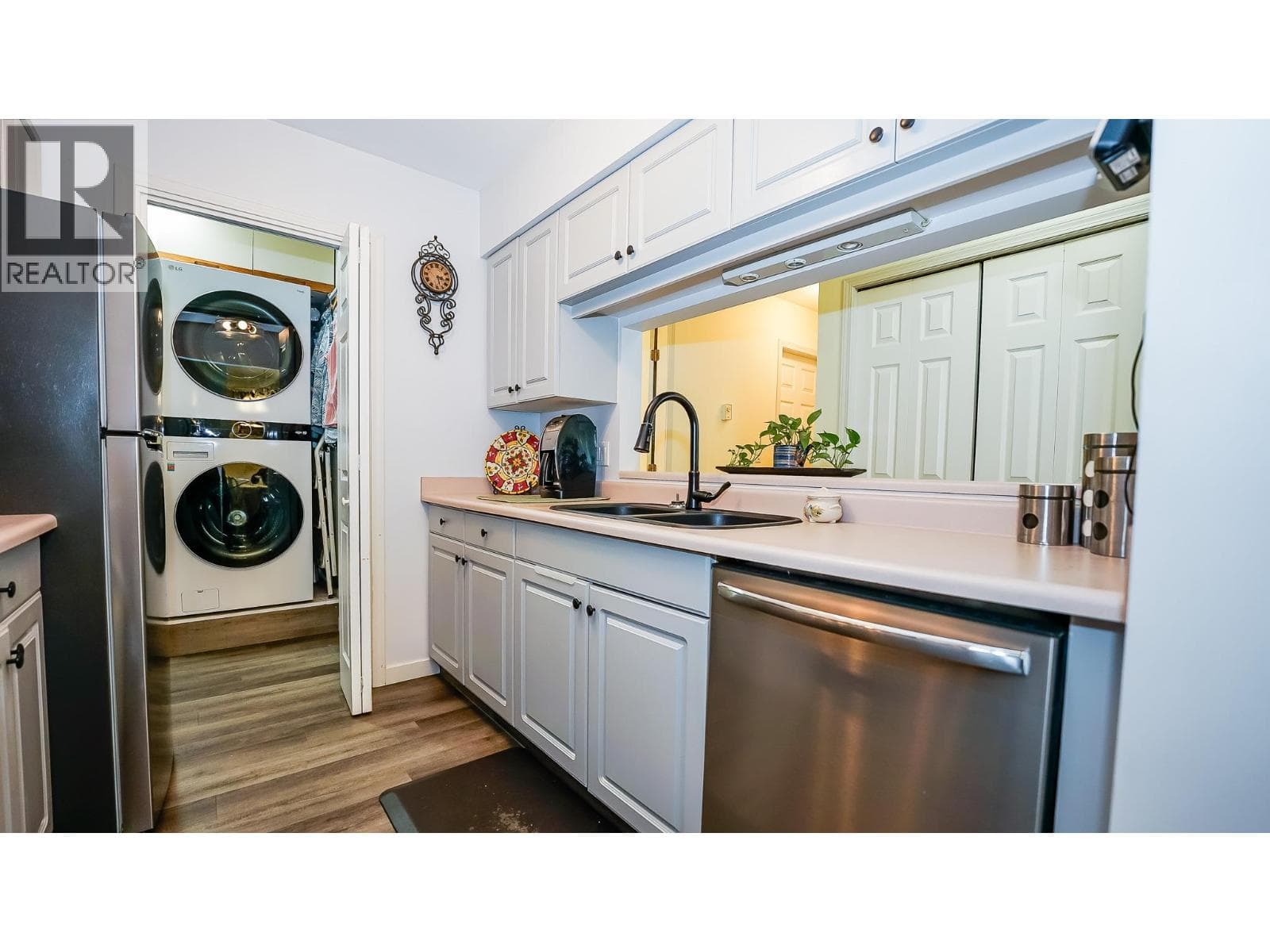 650 Third Street SW Unit# 408, Interior REALTORS® — photo 3