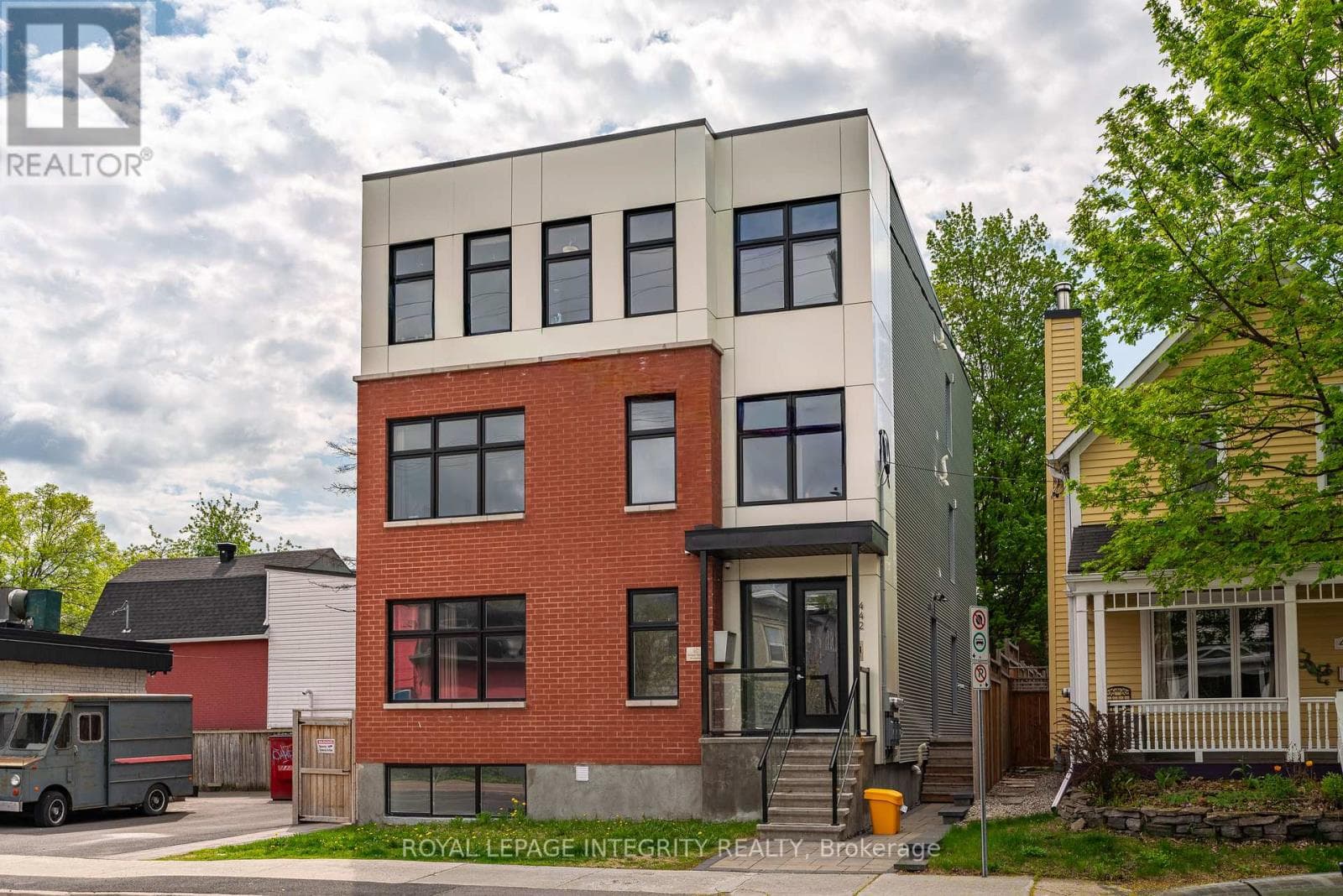 442 SUNNYSIDE AVENUE in OLD OTTAWA SOUTH
