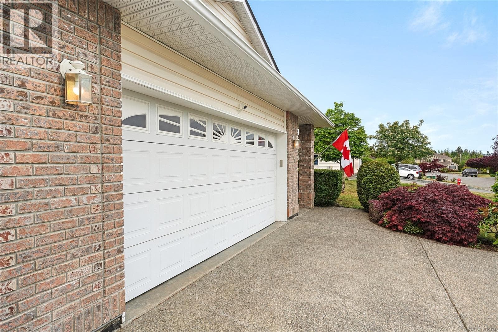 755 Ermineskin Ave, Vancouver Island — photo 3