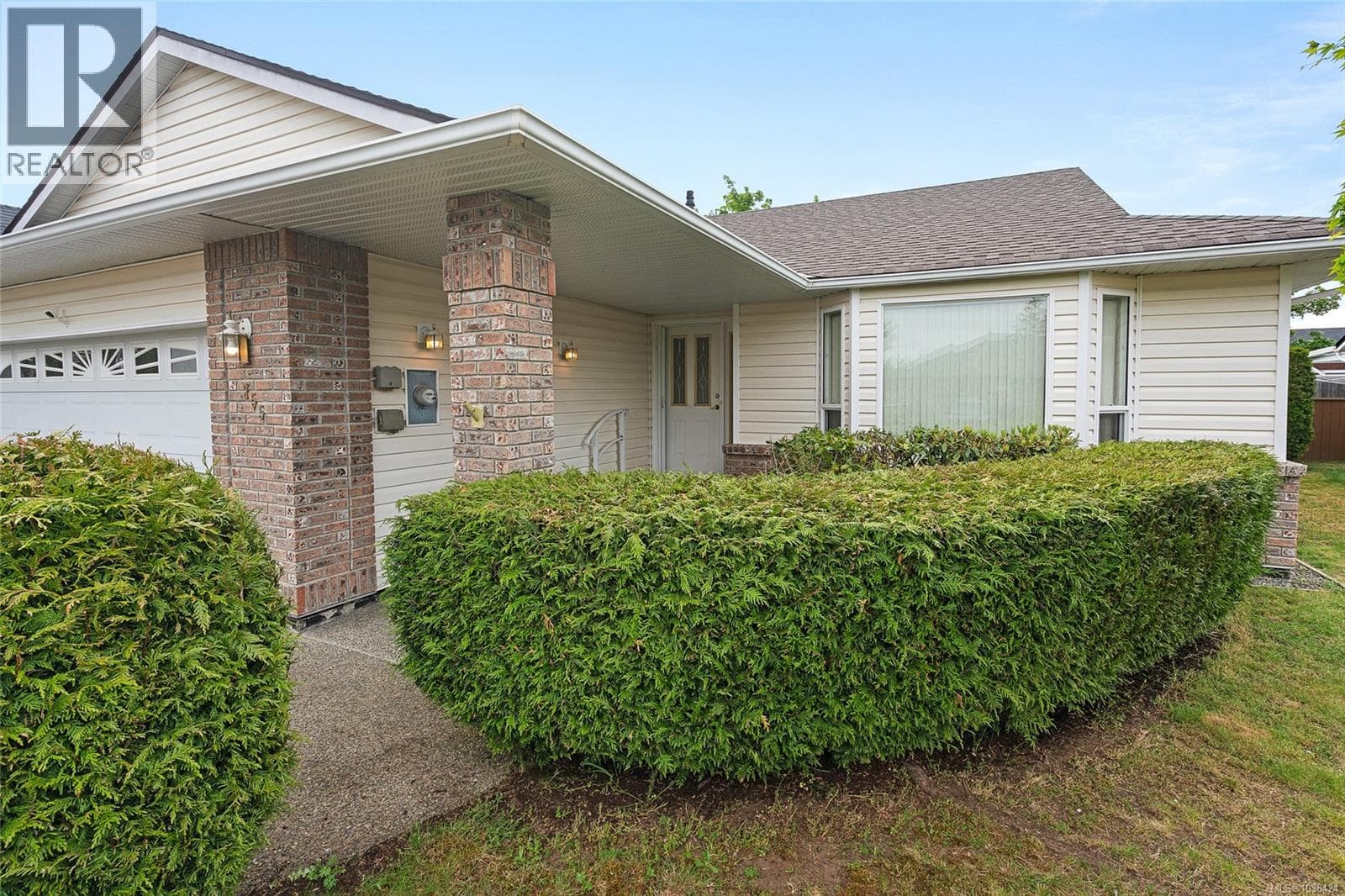 755 Ermineskin Ave, Vancouver Island — photo 4