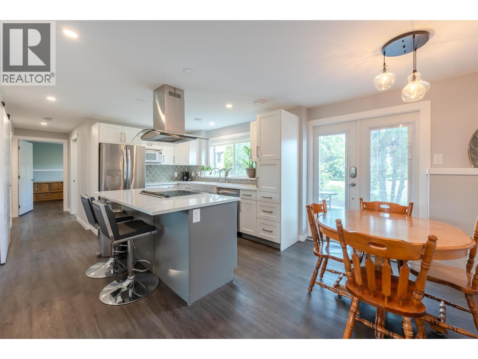 11512 Harvey Street, Interior REALTORS® — photo 2