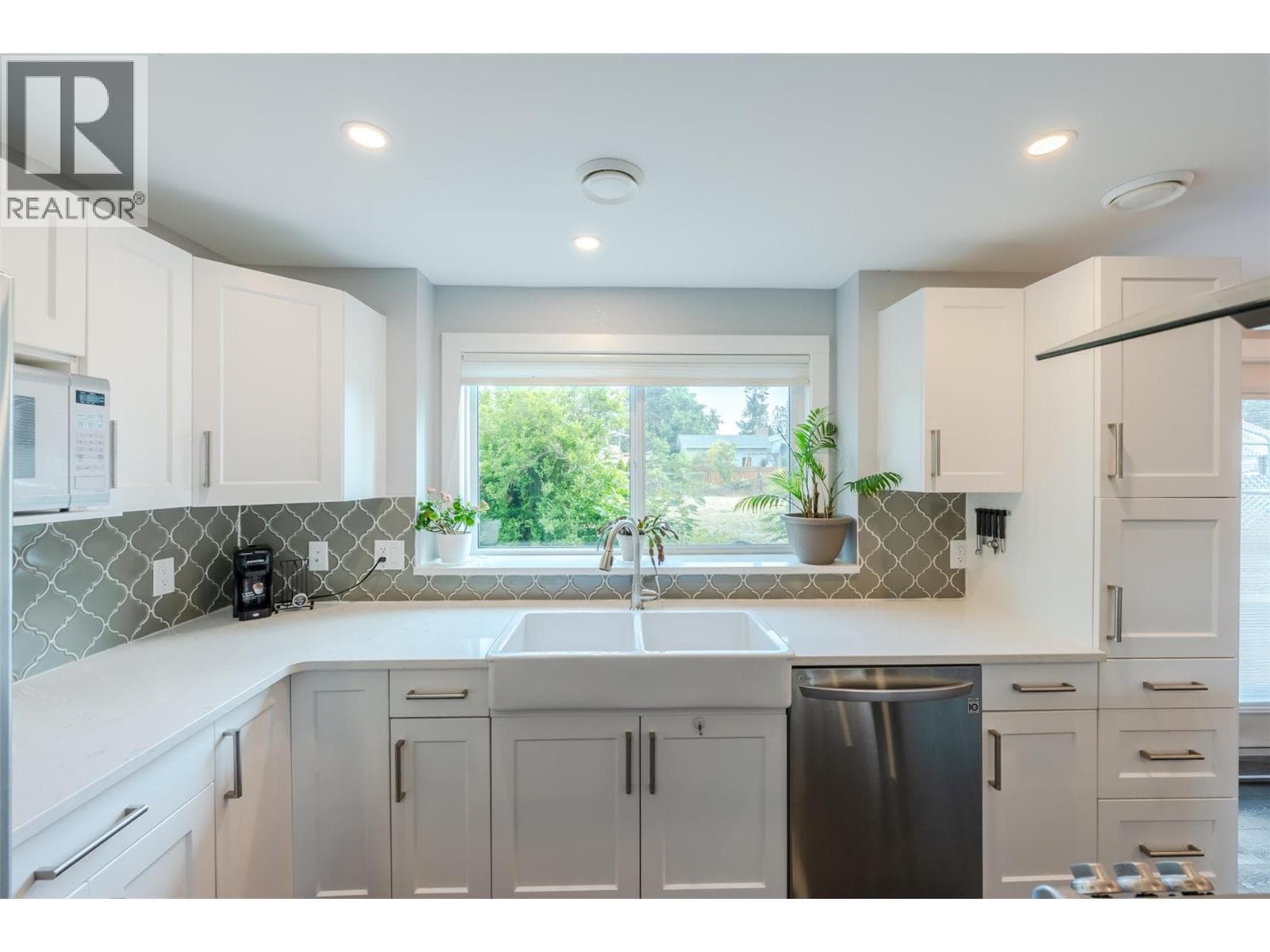 11512 Harvey Street, Interior REALTORS® — photo 5