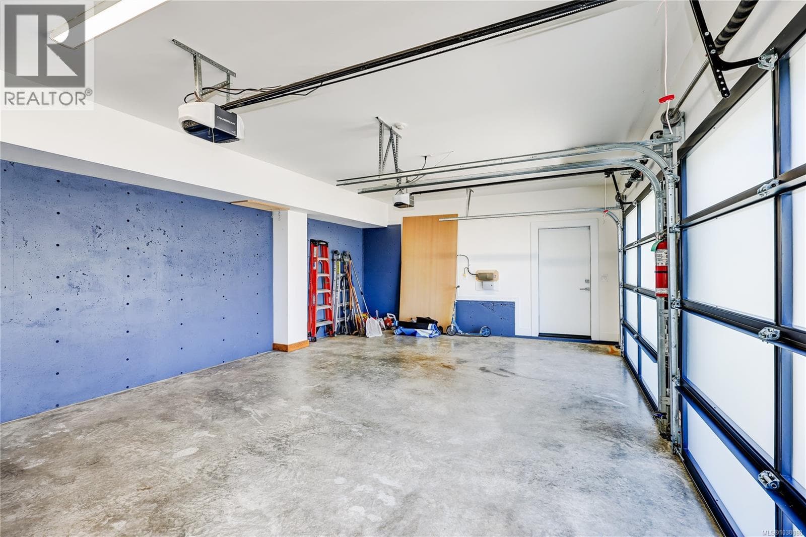 3450 Dolphin Dr, Vancouver Island — photo 3