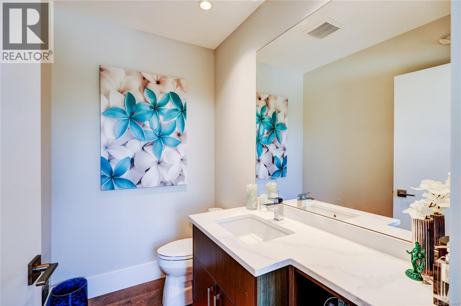 3450 Dolphin Dr, Vancouver Island — photo 2