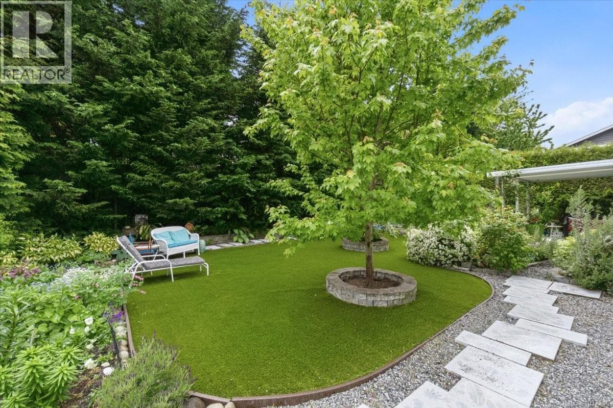 120 Hornby Pl, Vancouver Island — photo 4