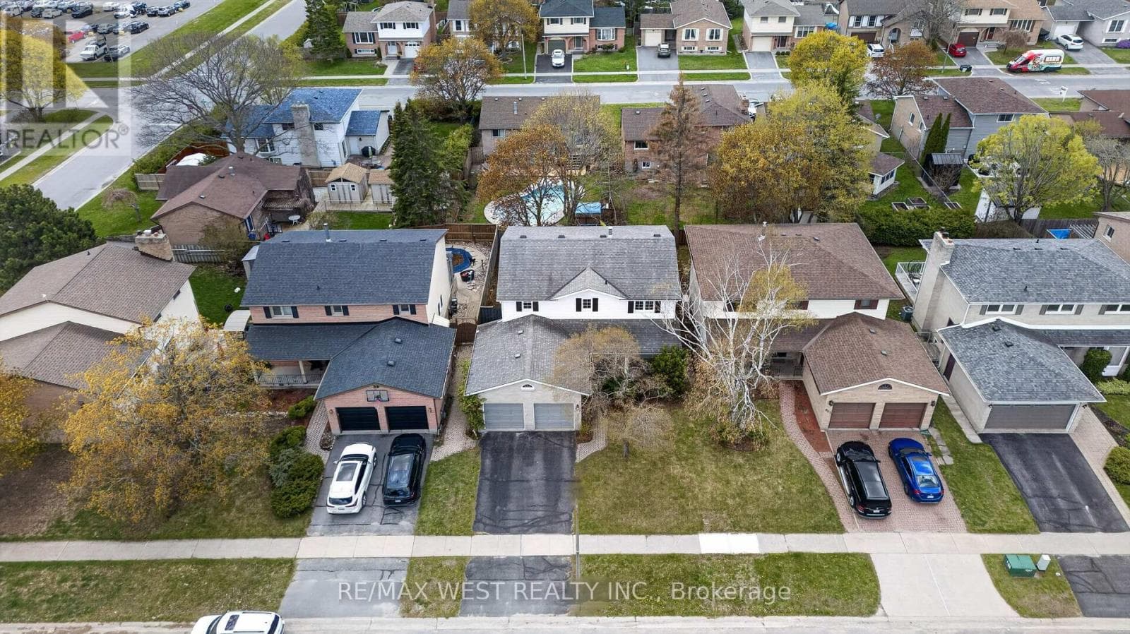 937 ALPINE COURT, Toronto — photo 2