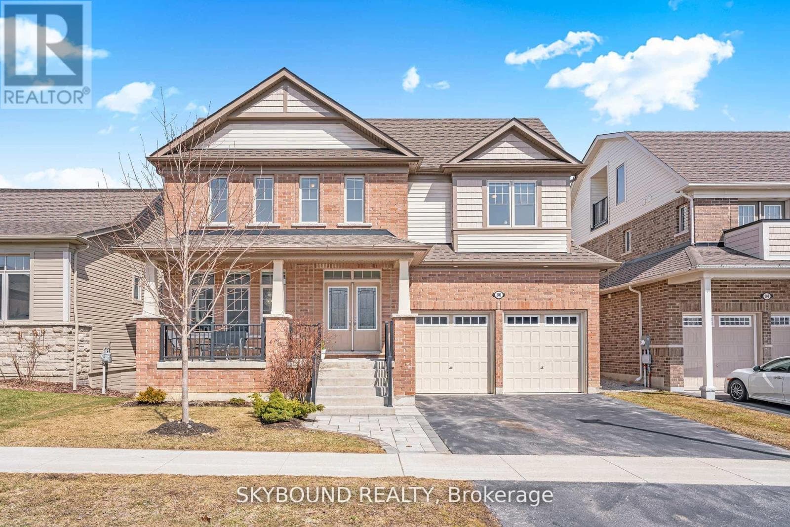 80 HARPIN WAY E in 