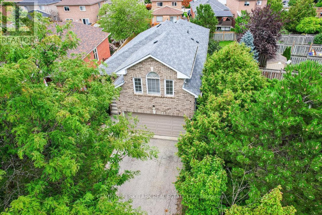 13 PAULETTE WAY, Toronto — photo 2