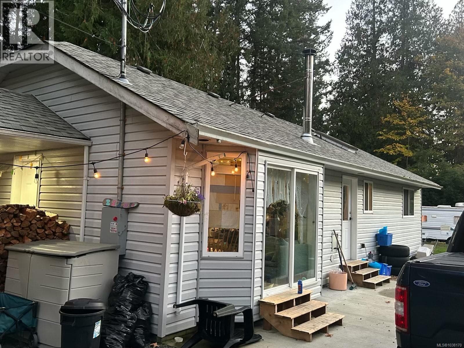 2550 Sooke River Rd, Victoria — photo 5