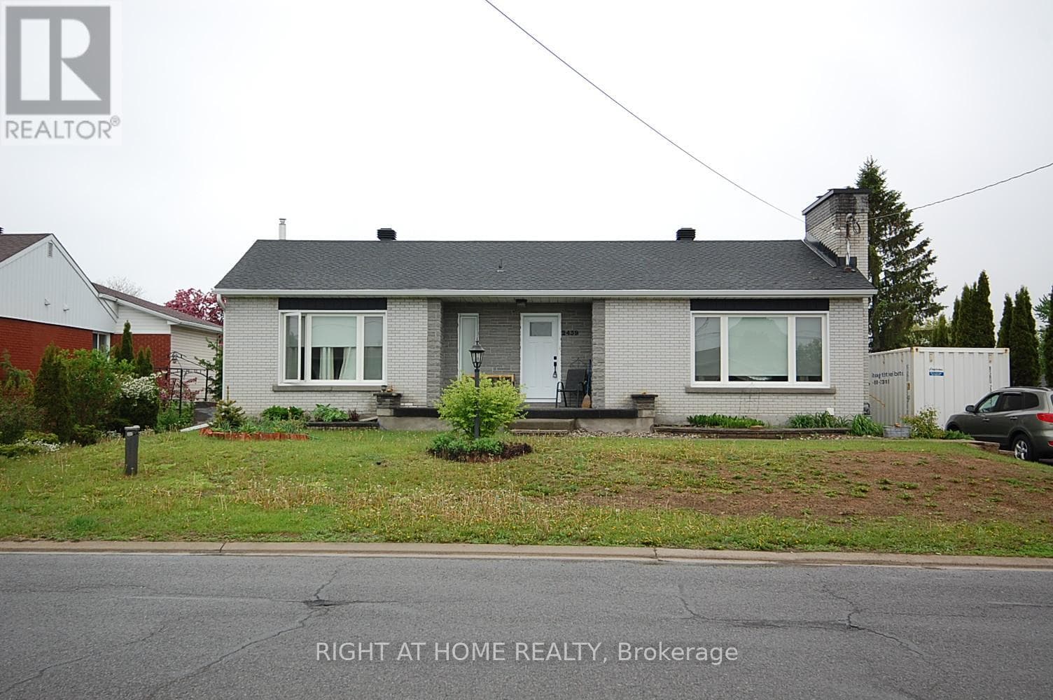 2439 RAYMOND STREET, Ottawa