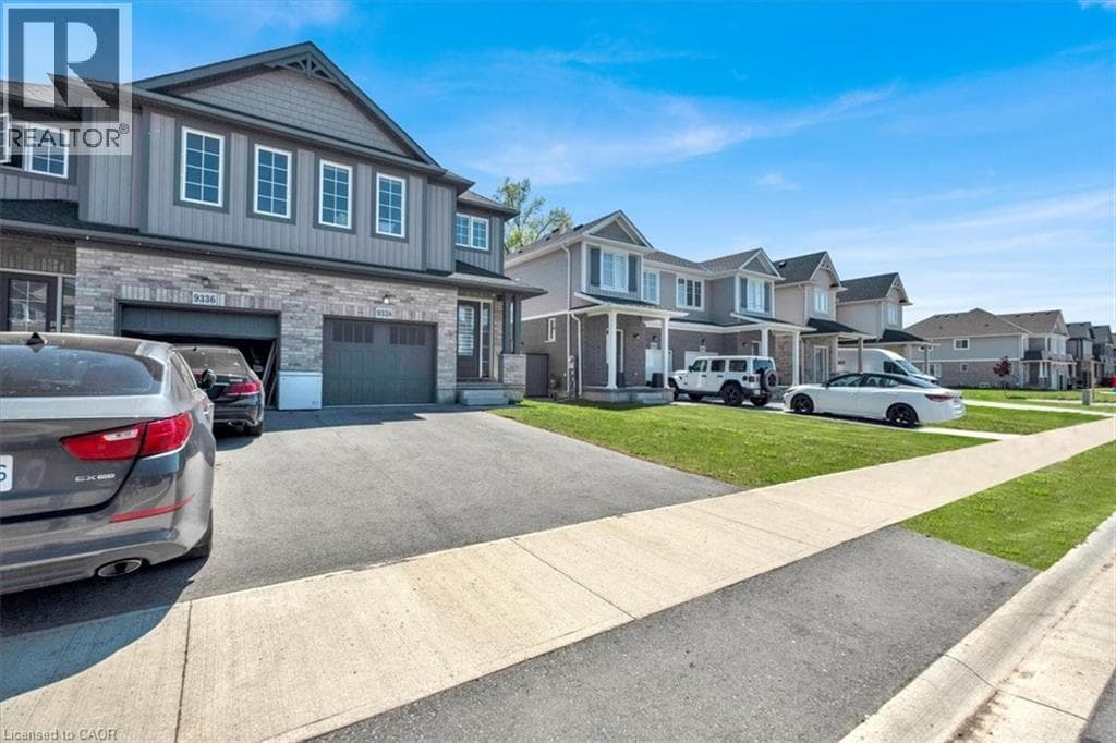 9338 WHITE OAK Avenue in Hunter