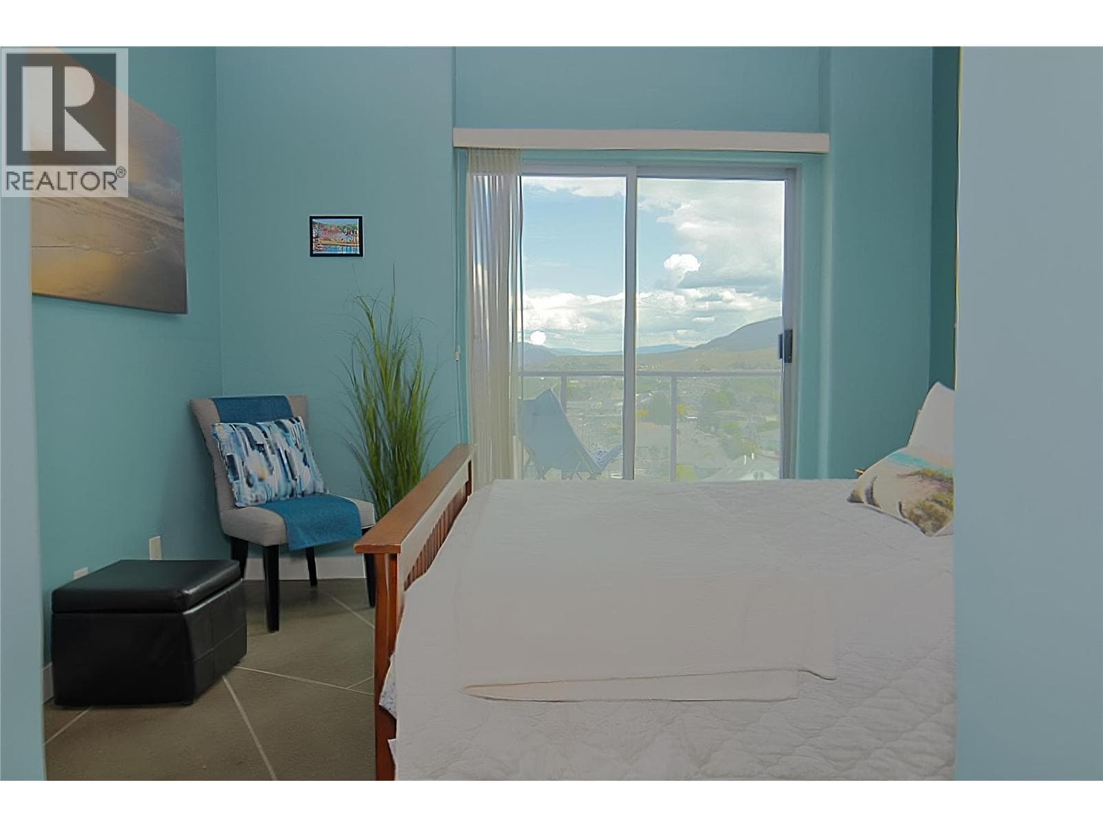 619 VICTORIA Street Unit# 906, Interior REALTORS® — photo 3