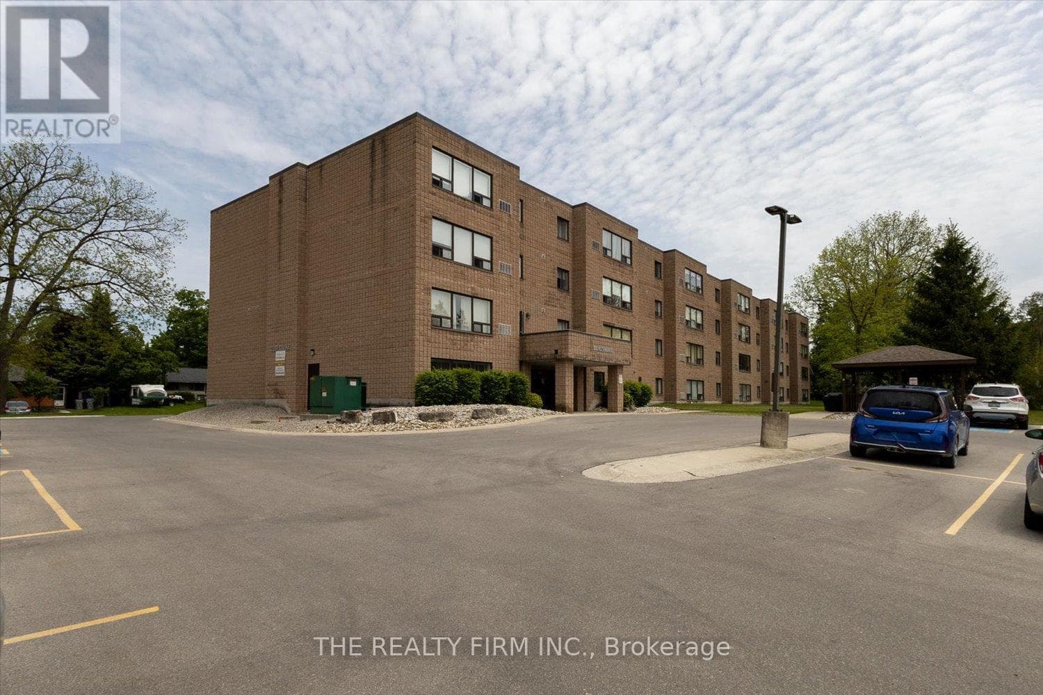 207 - 220 DUKE STREET, London and St. Thomas — photo 2