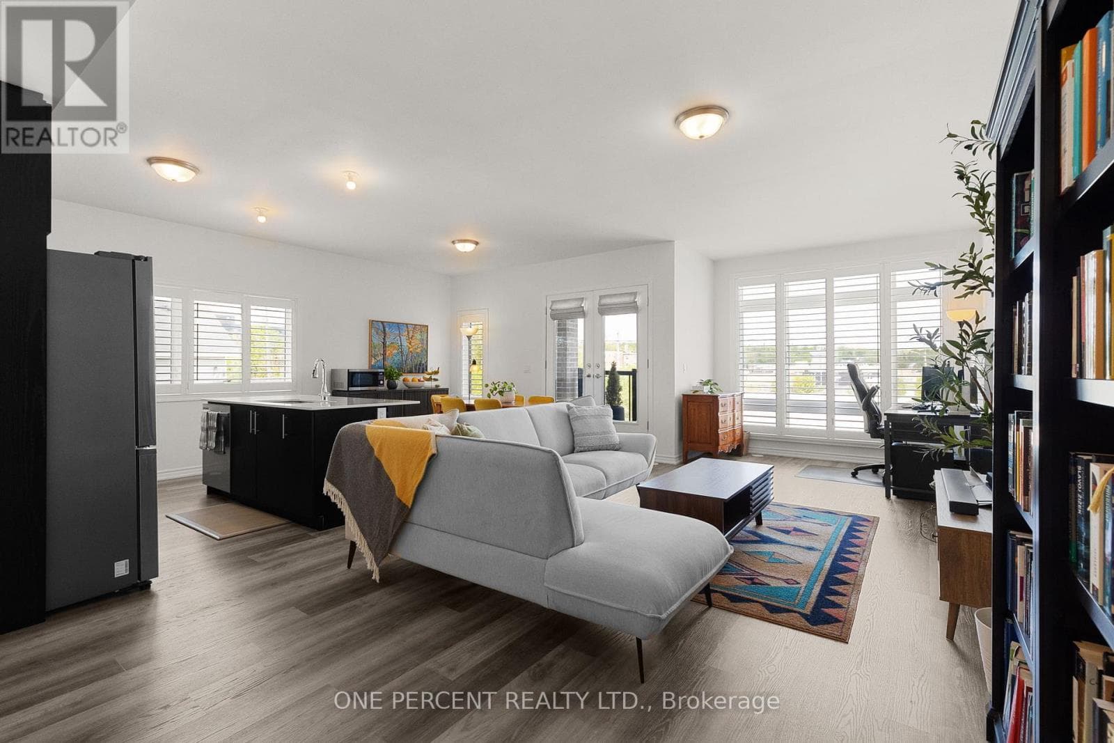 129 COLBORNE STREET E, Toronto — photo 2