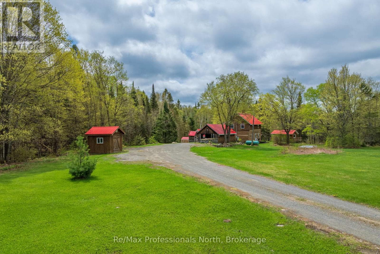 3569 CHETWYND ROAD, OnePoint — photo 3