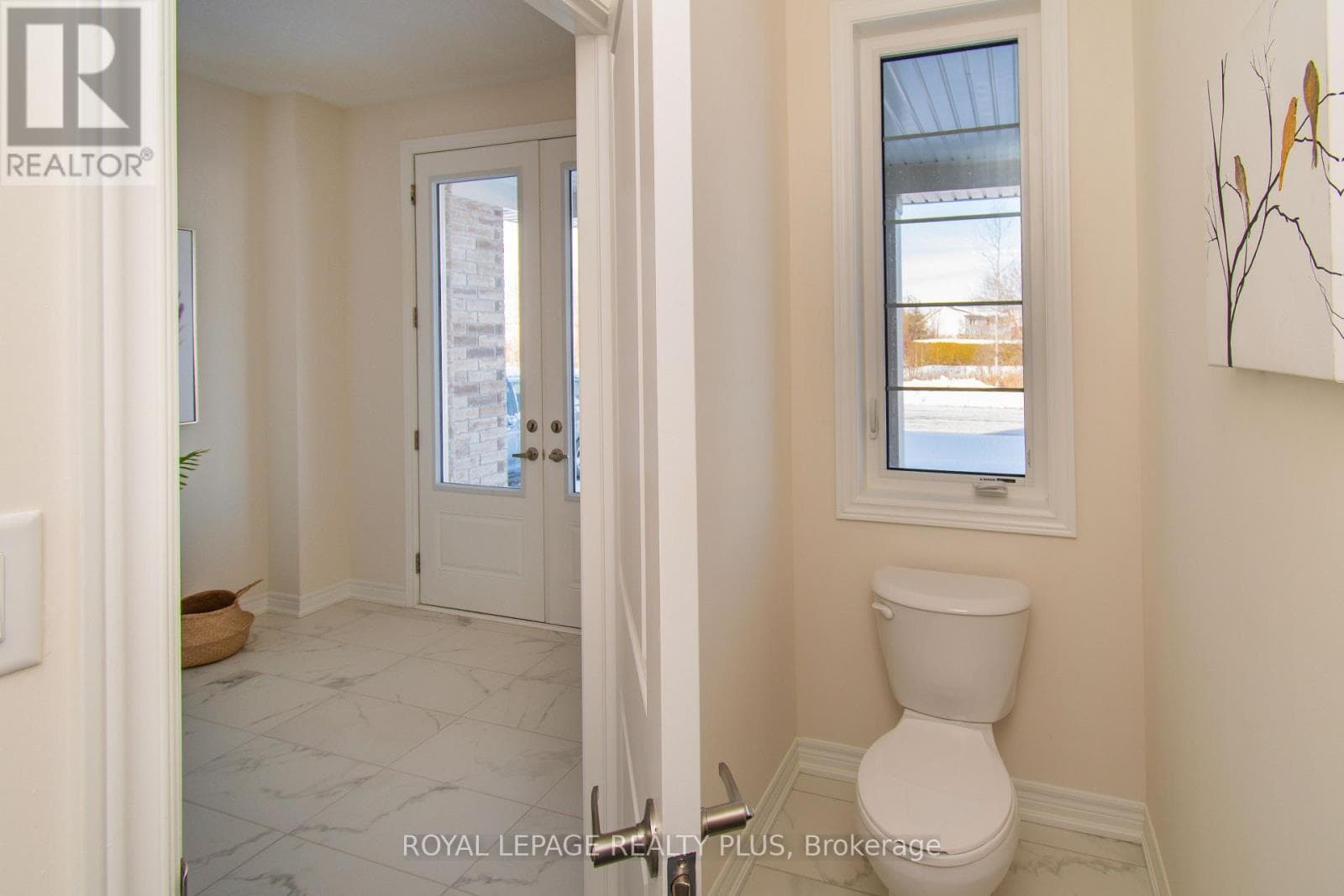 147 DOVEDALE DRIVE, Toronto — photo 2