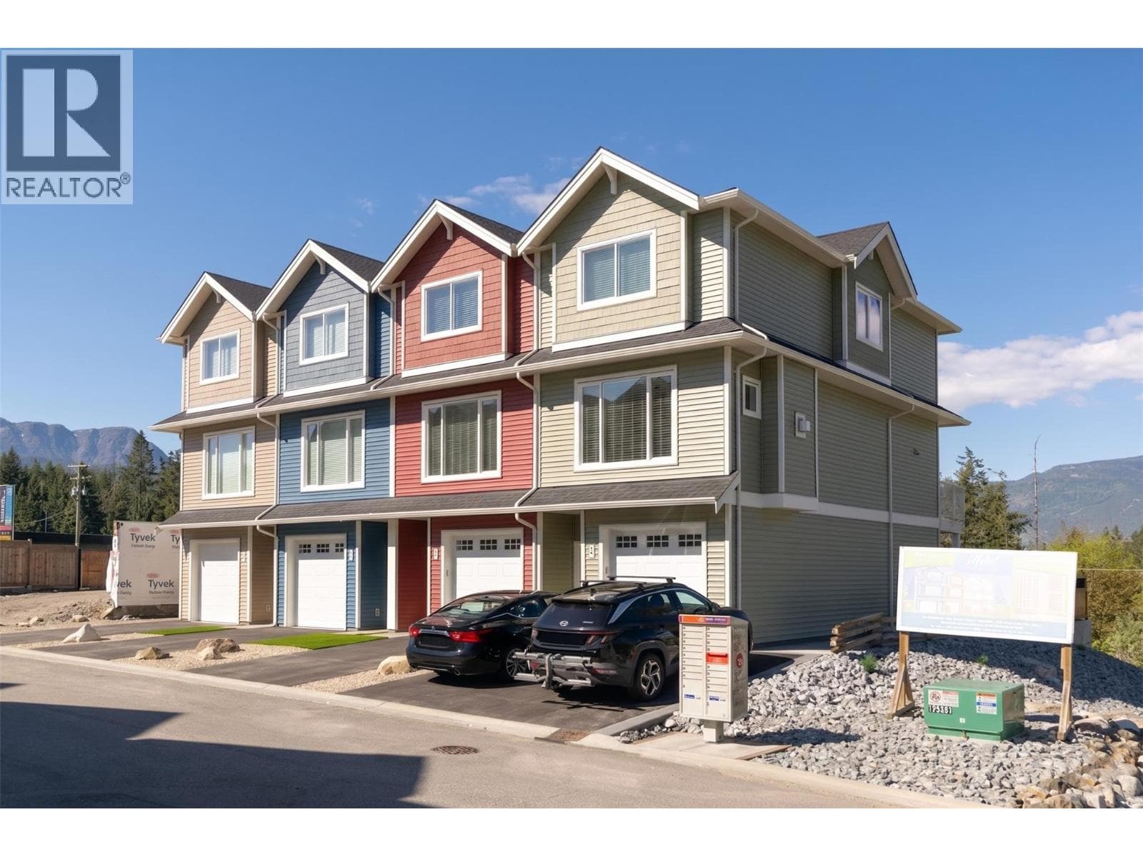 1910 11 Avenue NE Unit# 3 in 