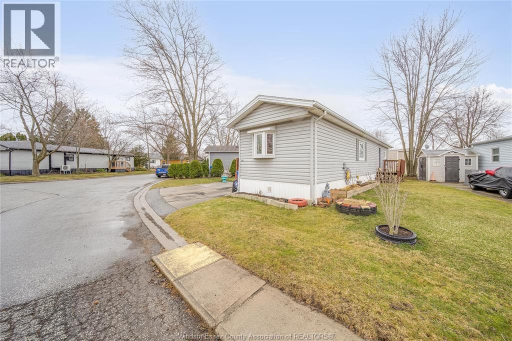 137 DANA DRIVE, Windsor — photo 2
