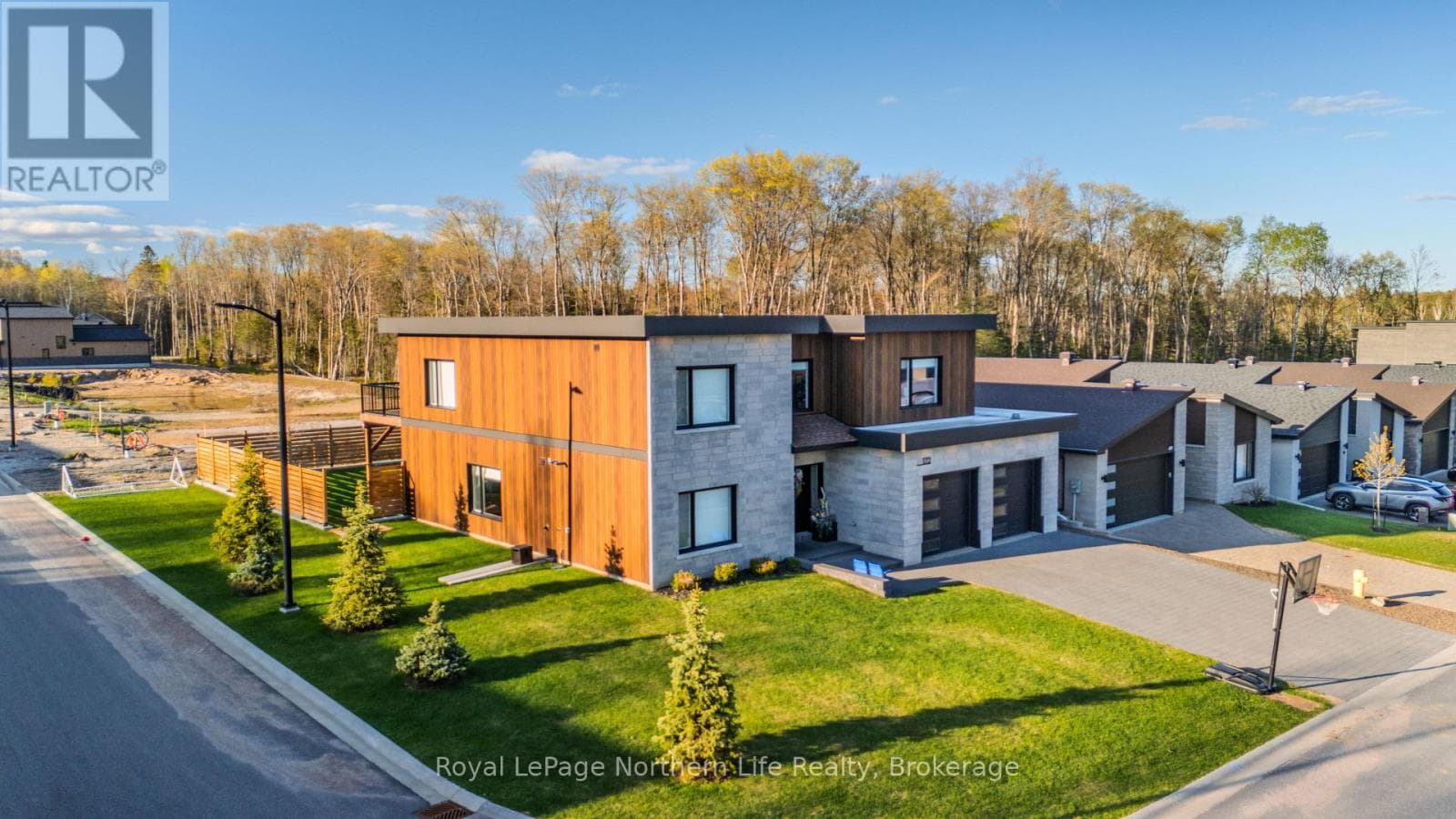 172 SUGARBUSH STREET, North Bay — photo 2