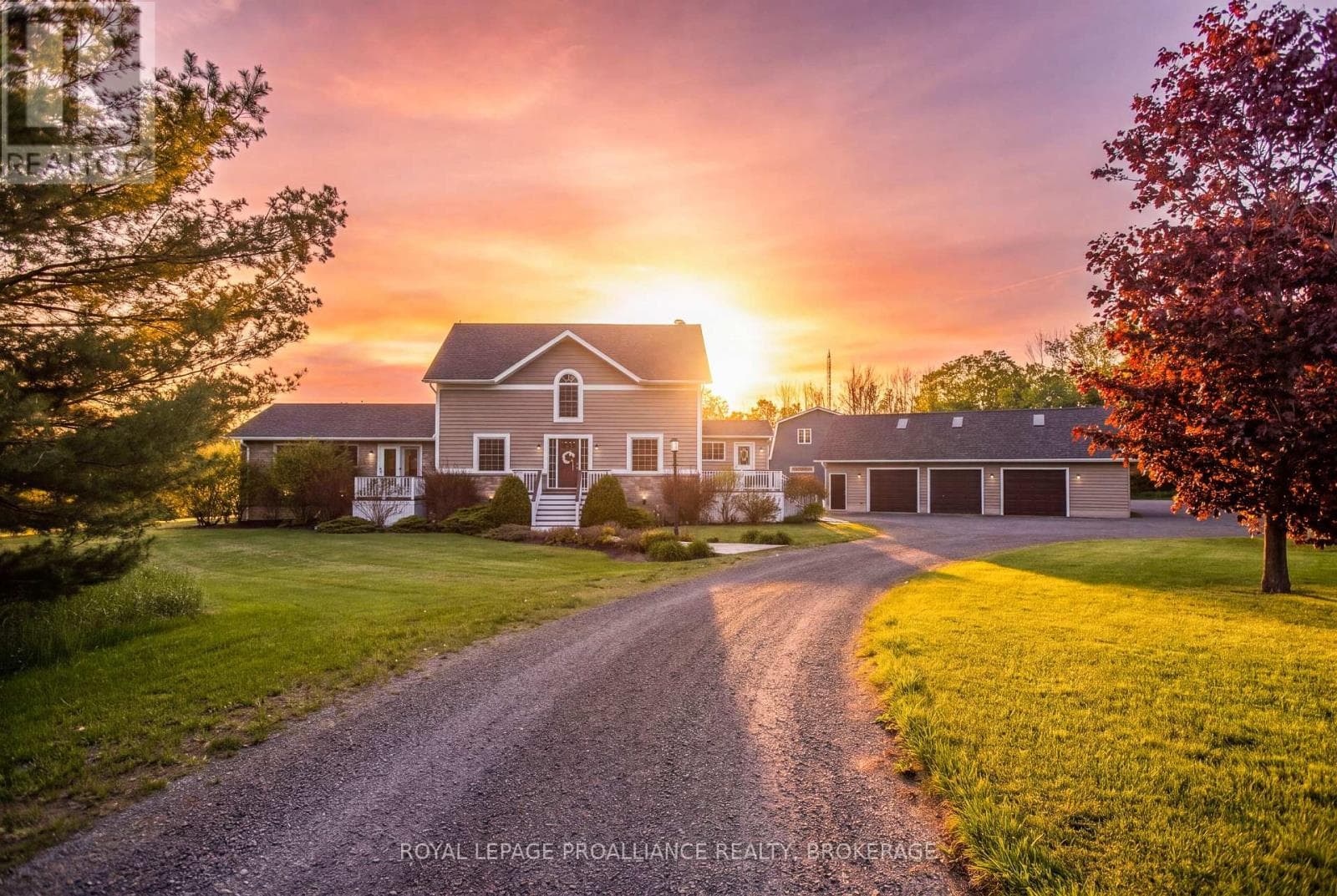 2489 QUABBIN ROAD in Sharpton / Glenvale