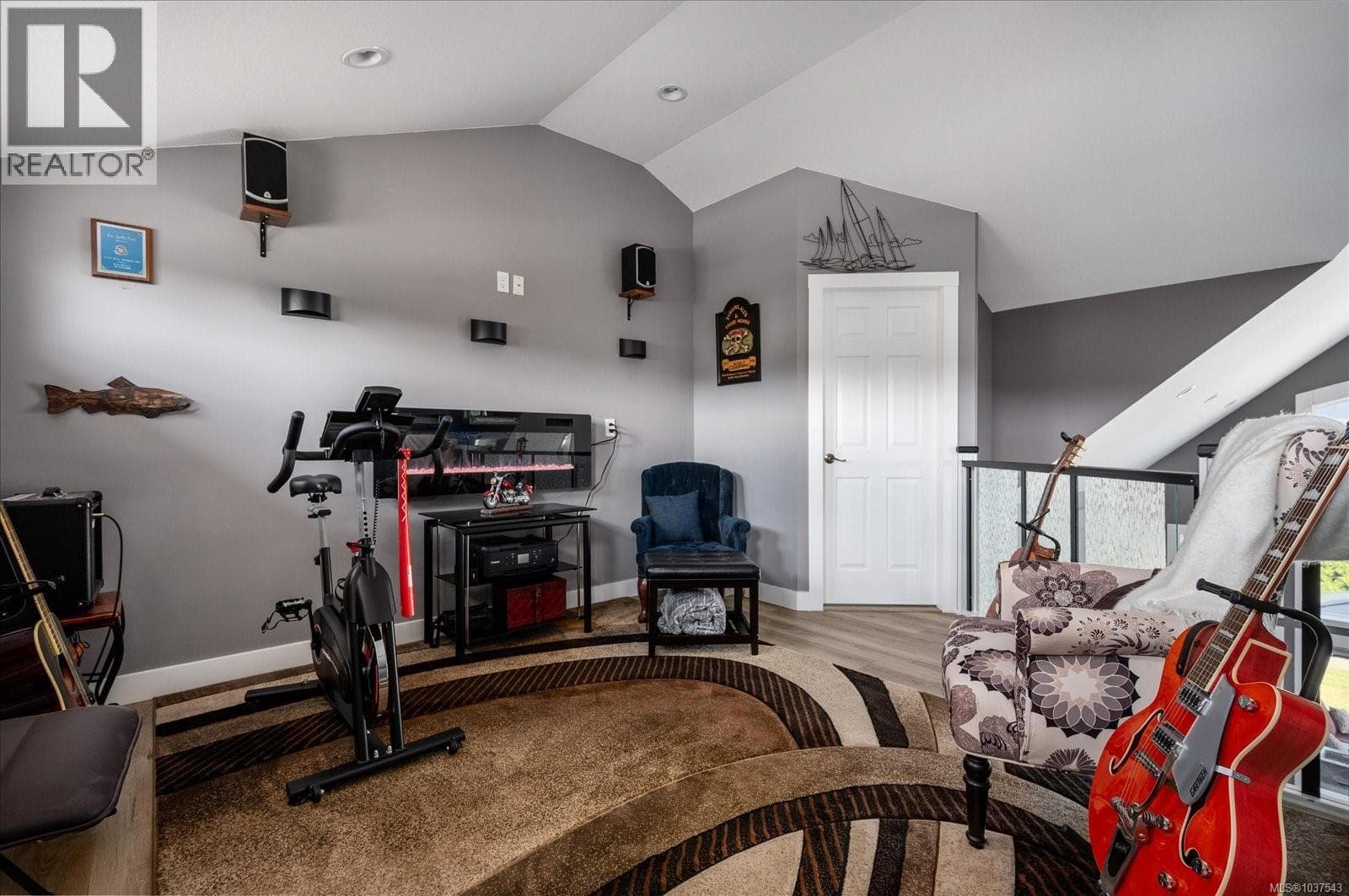 1430 Stone Lake Dr, Vancouver Island