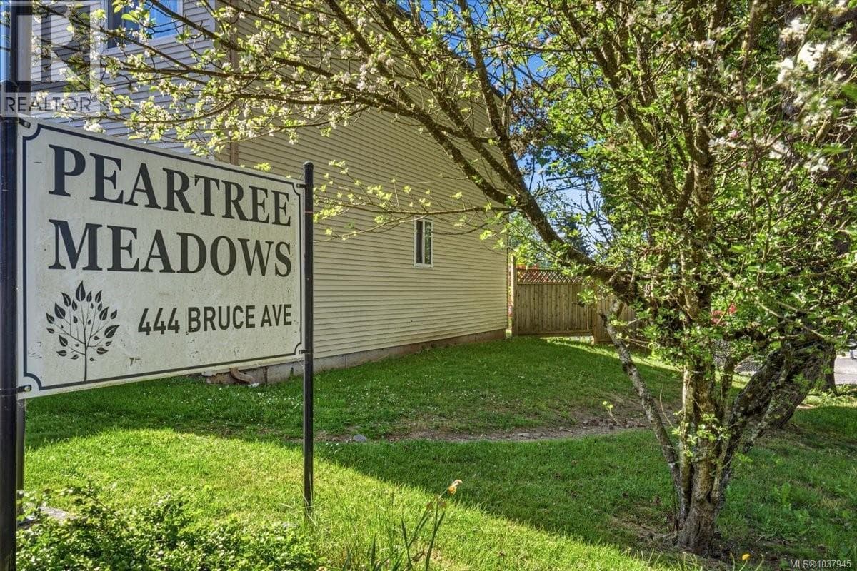 53 444 Bruce Ave in Harewood