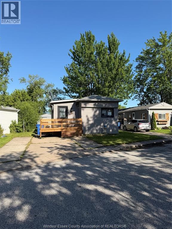 4 Cedar CRESCENT in 