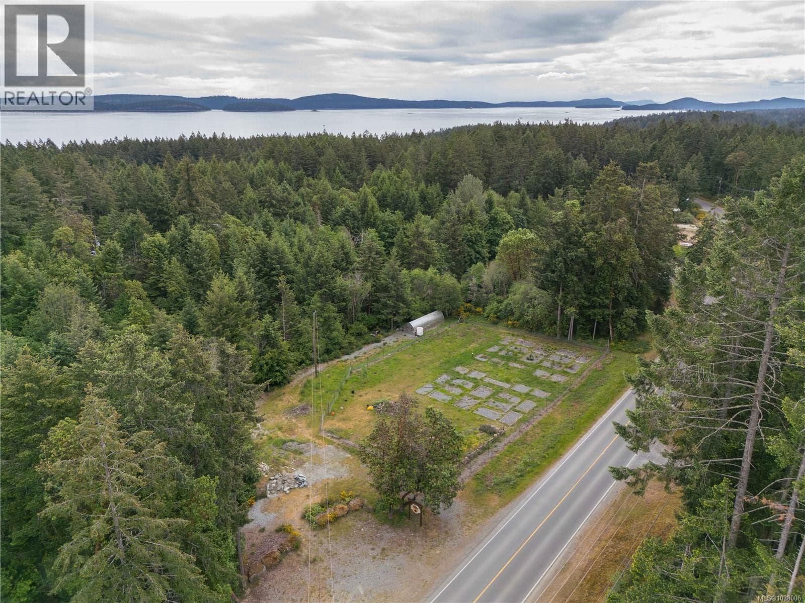 3445 Juriet Rd, Vancouver Island — photo 2