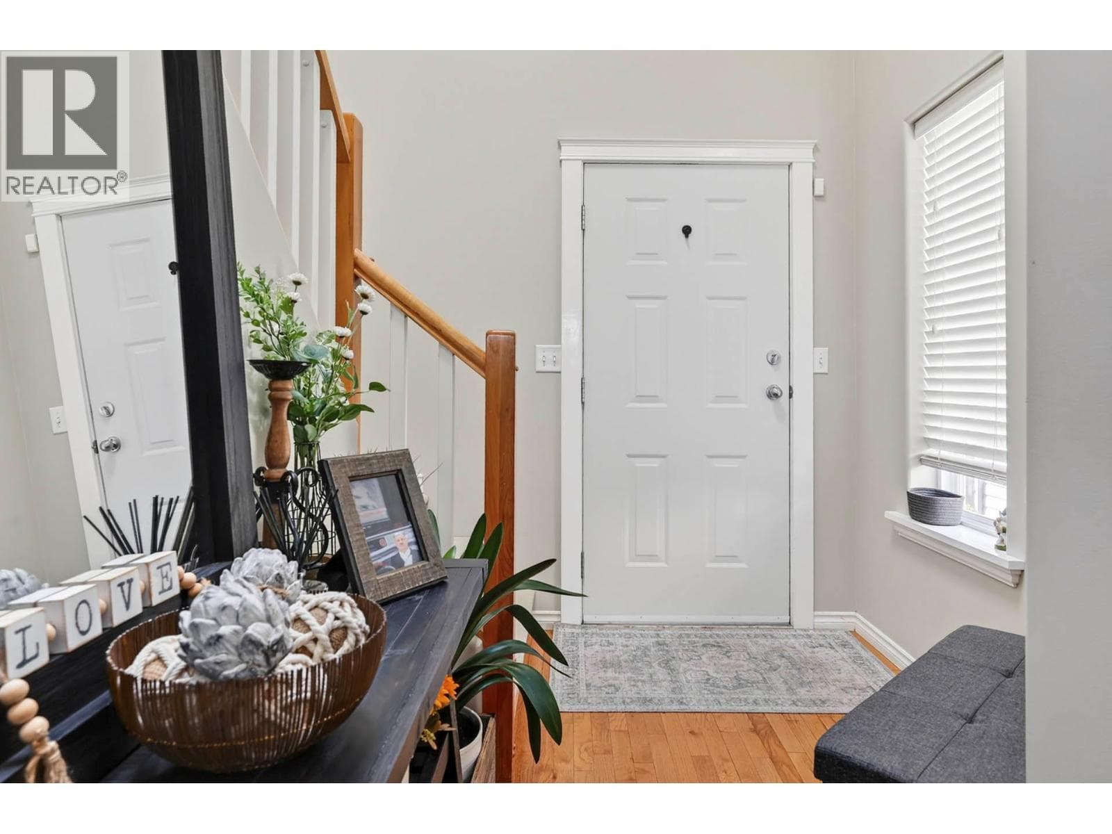 1996 RAVEN CRESCENT, Interior REALTORS® — photo 2