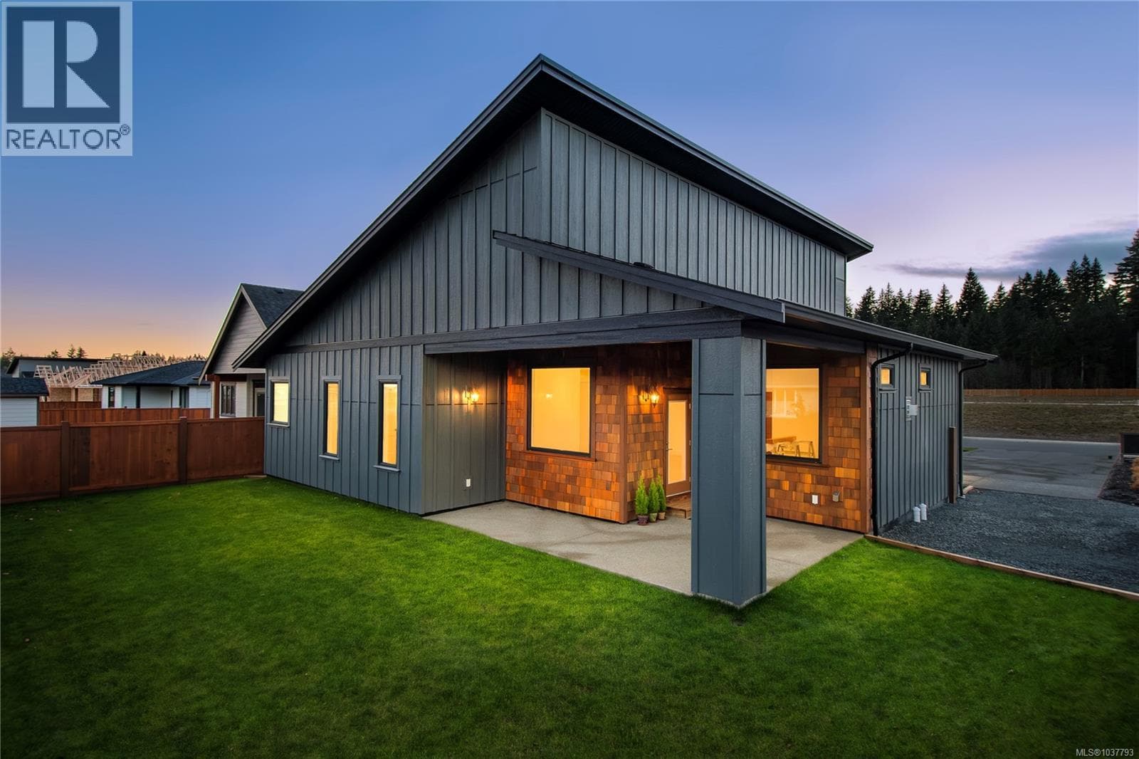 778 Sitka St, Vancouver Island — photo 4