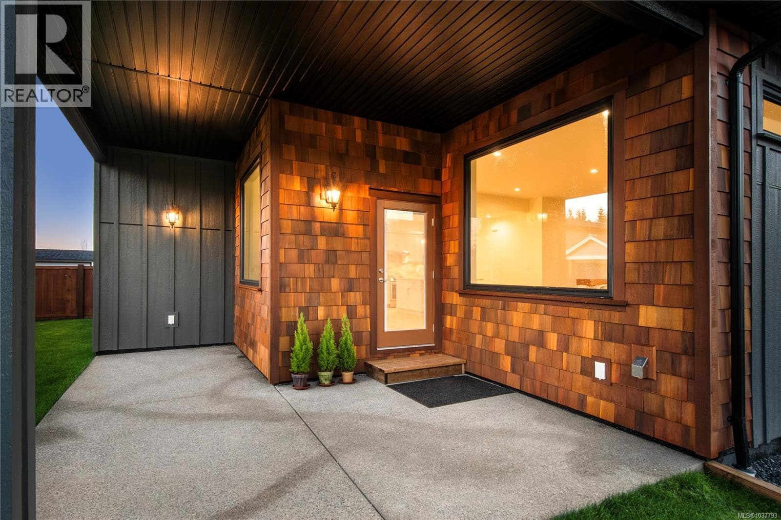 778 Sitka St, Vancouver Island — photo 5