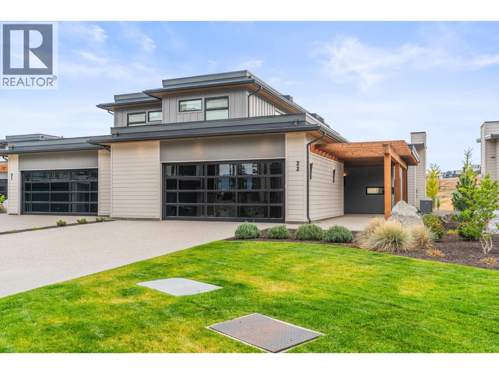 105 Predator Ridge Drive Unit# 22, Interior REALTORS® — photo 2
