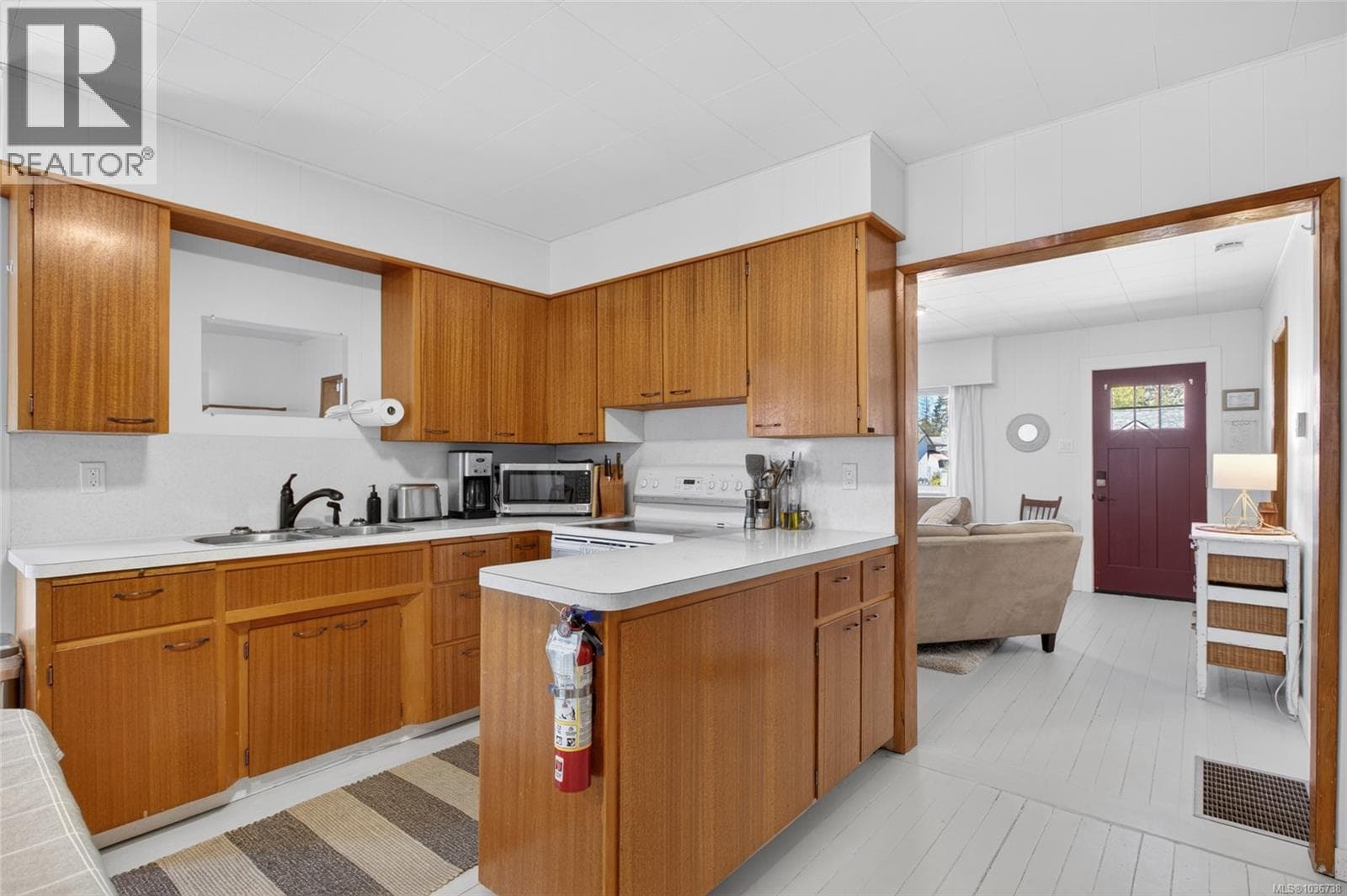 2821 Windermere Ave, Vancouver Island — photo 3