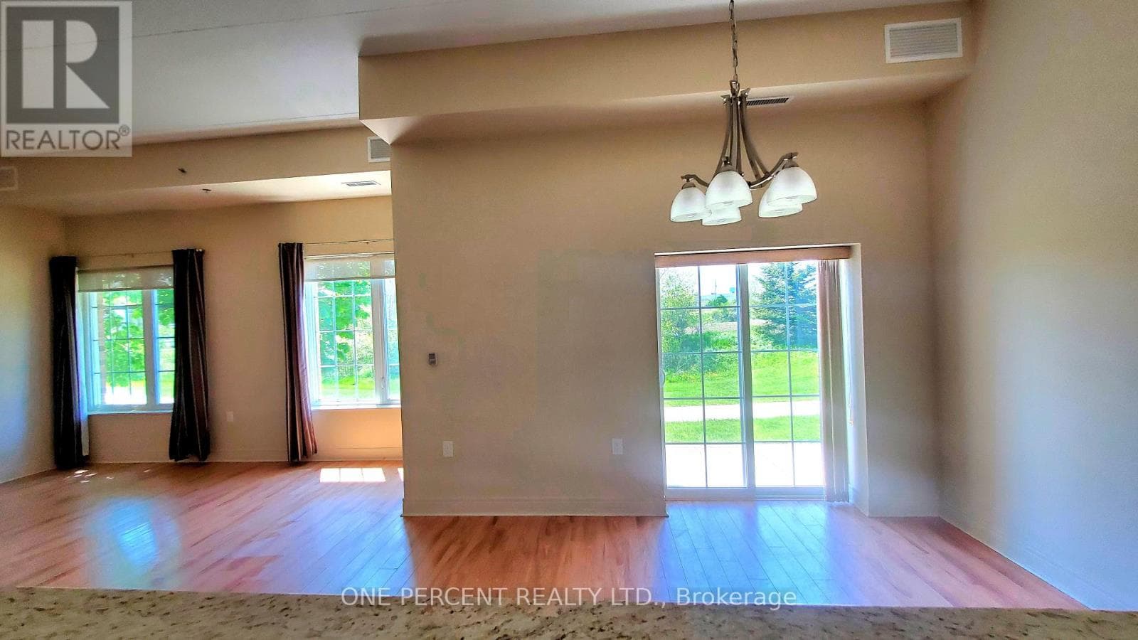 164 - 200 MCCARTHY ROAD, Toronto — photo 5