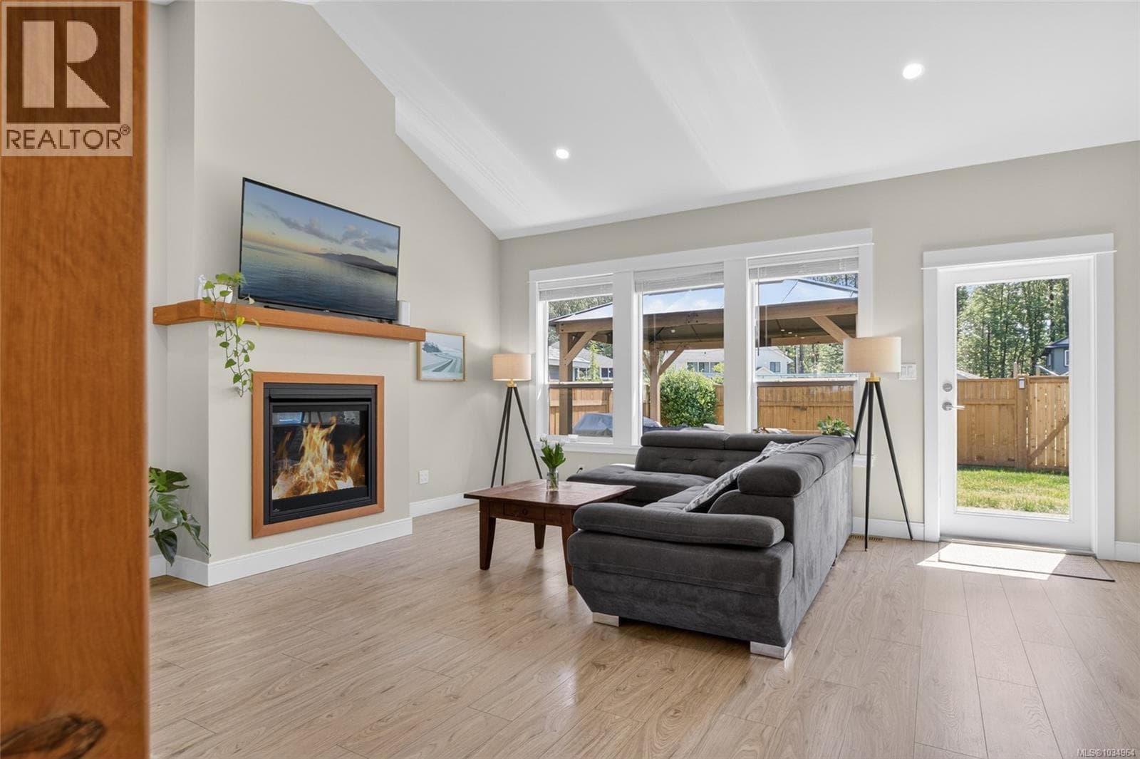 2538 BRANCH AVENUE, Vancouver Island — photo 3