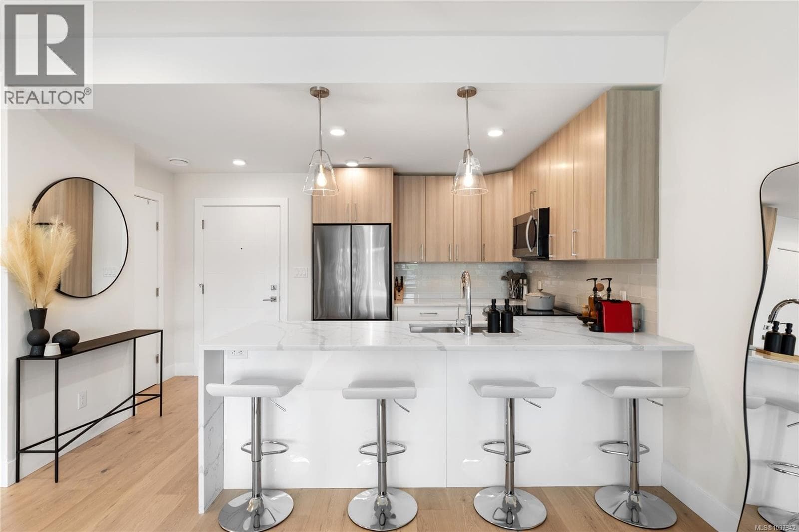 404 7098 Wallace Dr, Victoria — photo 5