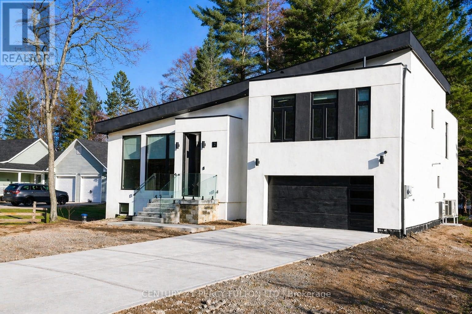 5 ROBERT STREET, Toronto — photo 2