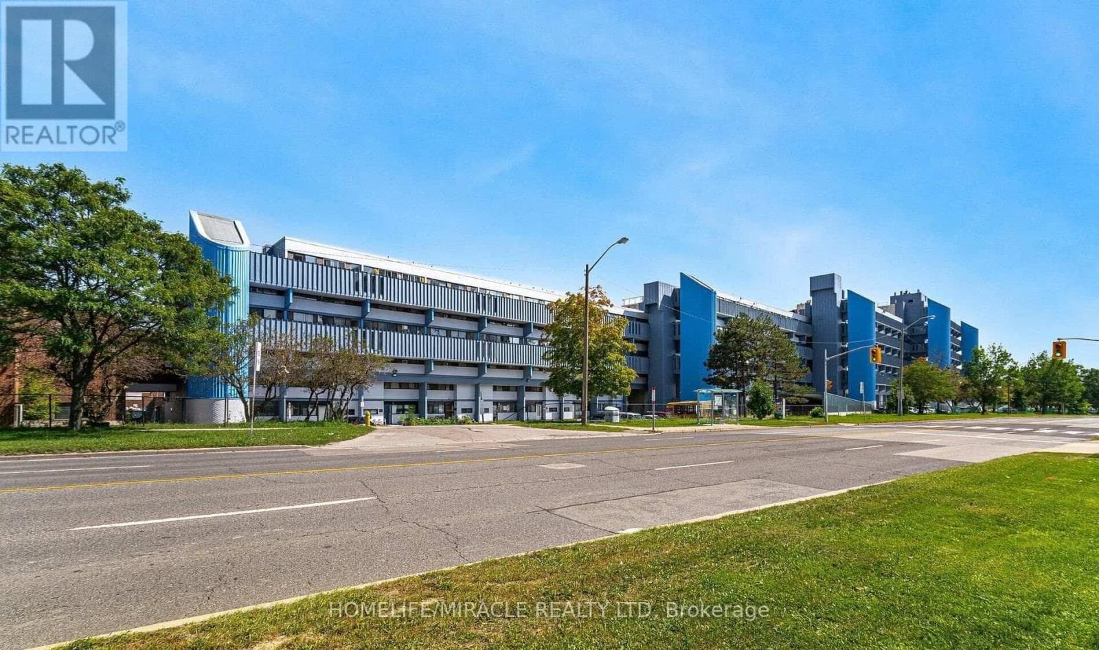 517 - 4673 JANE STREET in Black Creek