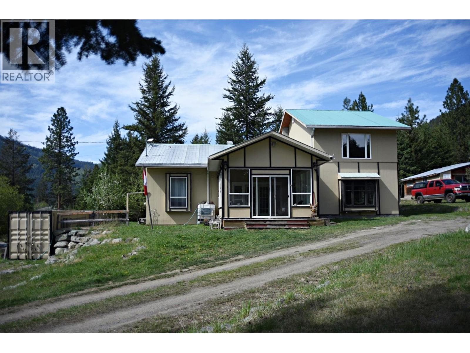 5420 Heffley Louis Creek Road, Interior REALTORS® — photo 2