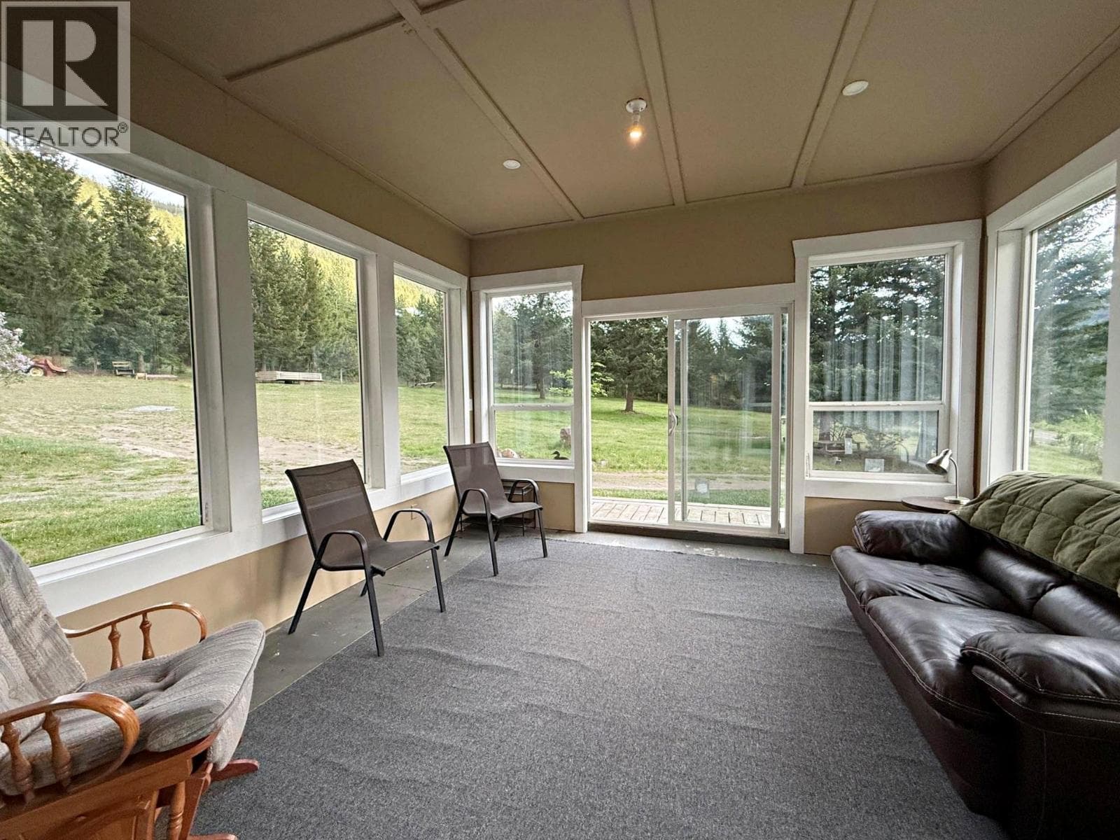 5420 Heffley Louis Creek Road, Interior REALTORS® — photo 5