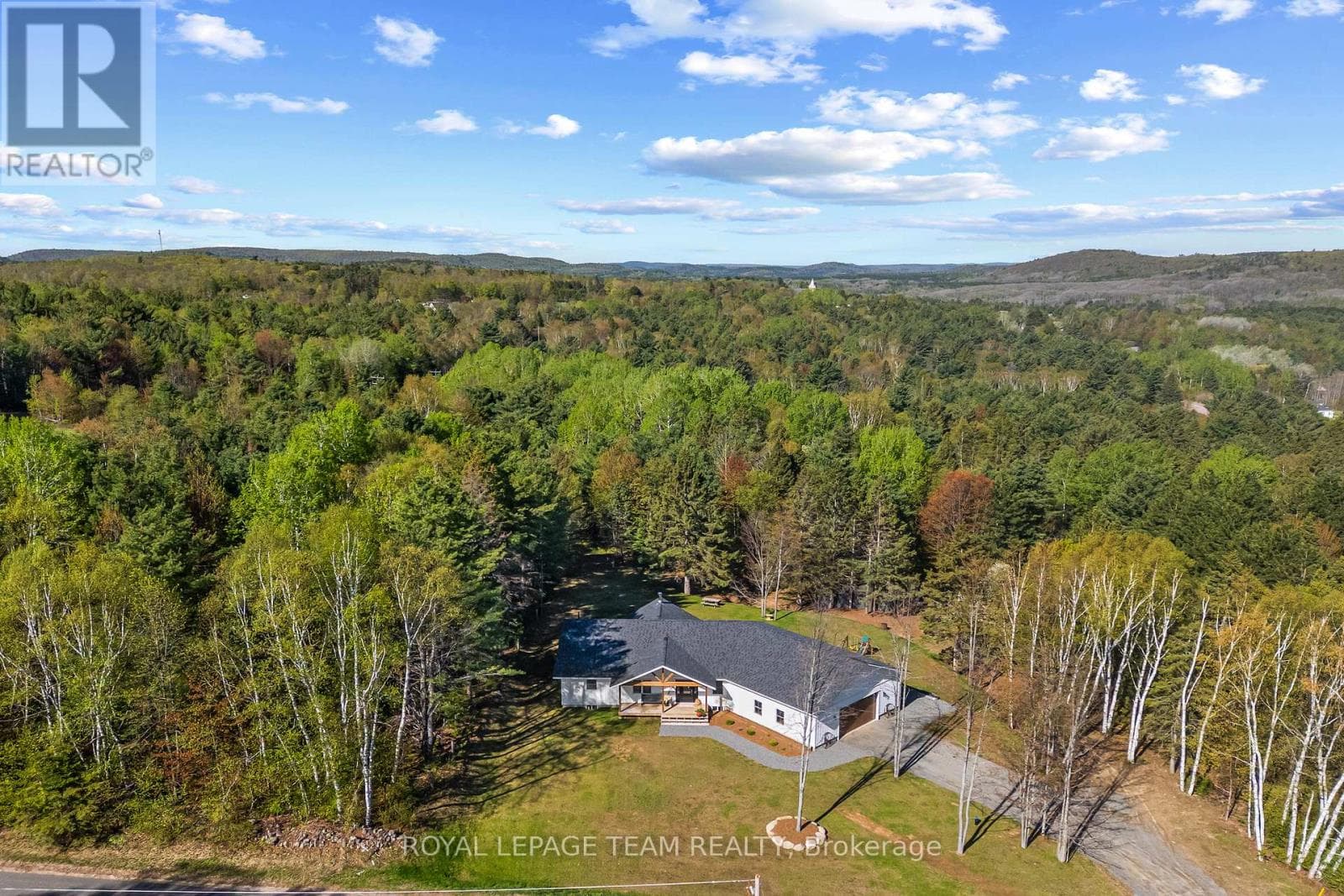 36 HILLCREST AVENUE, Renfrew County — photo 3
